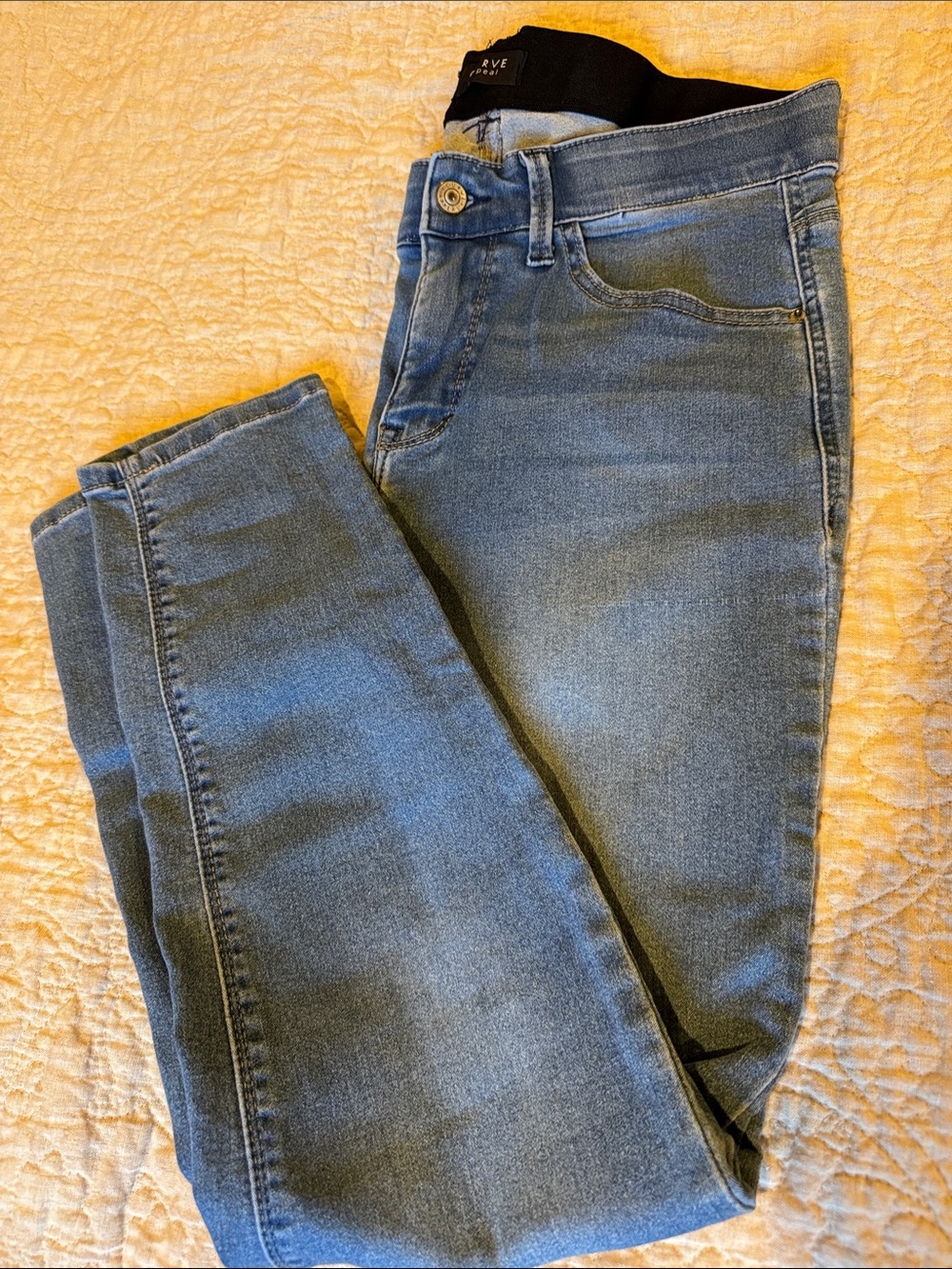Women's Skinny Jeans in Light Blue Wash